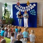 Pani Kornelia i Pani Basia rozpoczynają konkurs recytatorski.