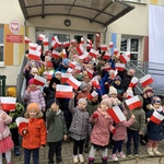 uroczyste odśpiewanie hymnu o 11:11