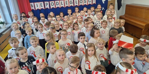 dzieci ze wszystkich grup.jpg