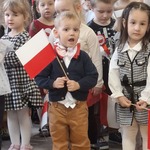 chłopiec z flagą.jpg