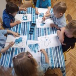 Liski tworzą prace plastyczne