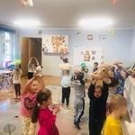 Jeżyki podczas zabaw ruchowych 