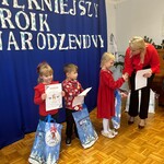 dzieci z nagrodami.jpeg