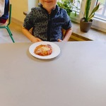 chłopiec z pizzą.jpg