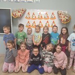 dzieci z grupy sówki.jpg
