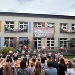 dzieci przebrane za piratów tańczą.jpg