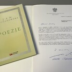 zdjęcie książki i list od prezydenta