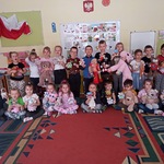 dzieci z grupy IV z misiami 